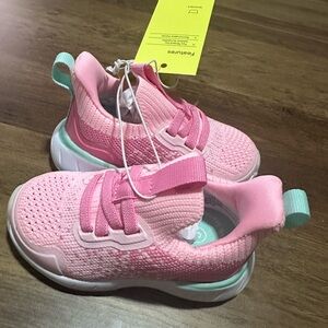 All in Motion Toddler Shoes - size 5